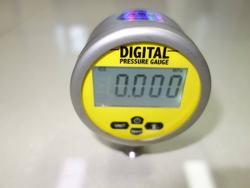 “包頭hc-y810數(shù)字電接點(diǎn)壓力表“/